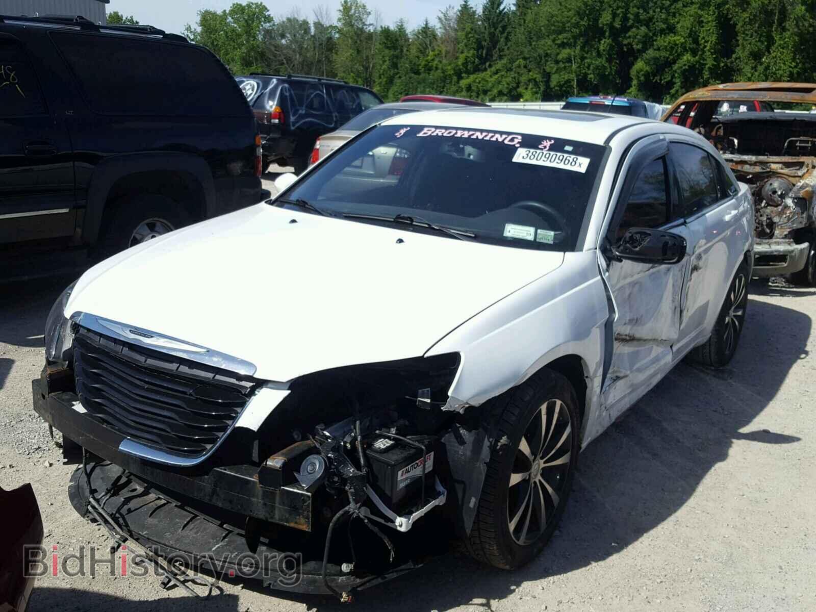 2013 CHRYSLER 200 - VIN: 1C3CCBBB8DN580335 - Фото 2