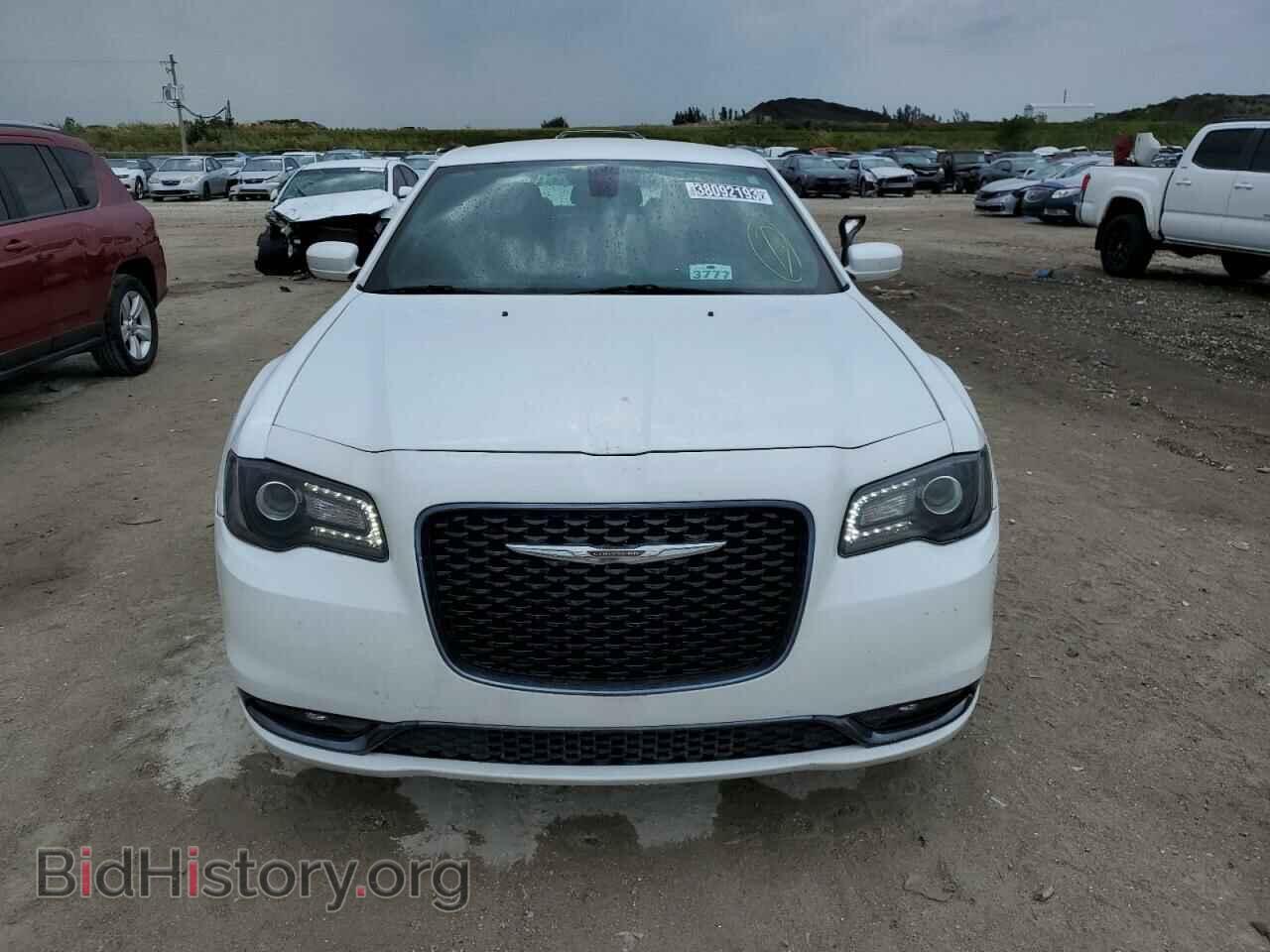 2019 CHRYSLER 300 - VIN: 2C3CCAGG8KH542947 - Фото 5