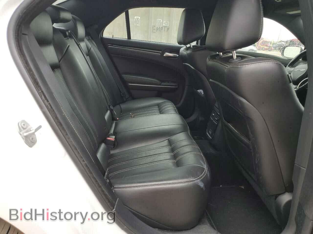 2019 CHRYSLER 300 - VIN: 2C3CCAGG8KH542947 - Фото 10