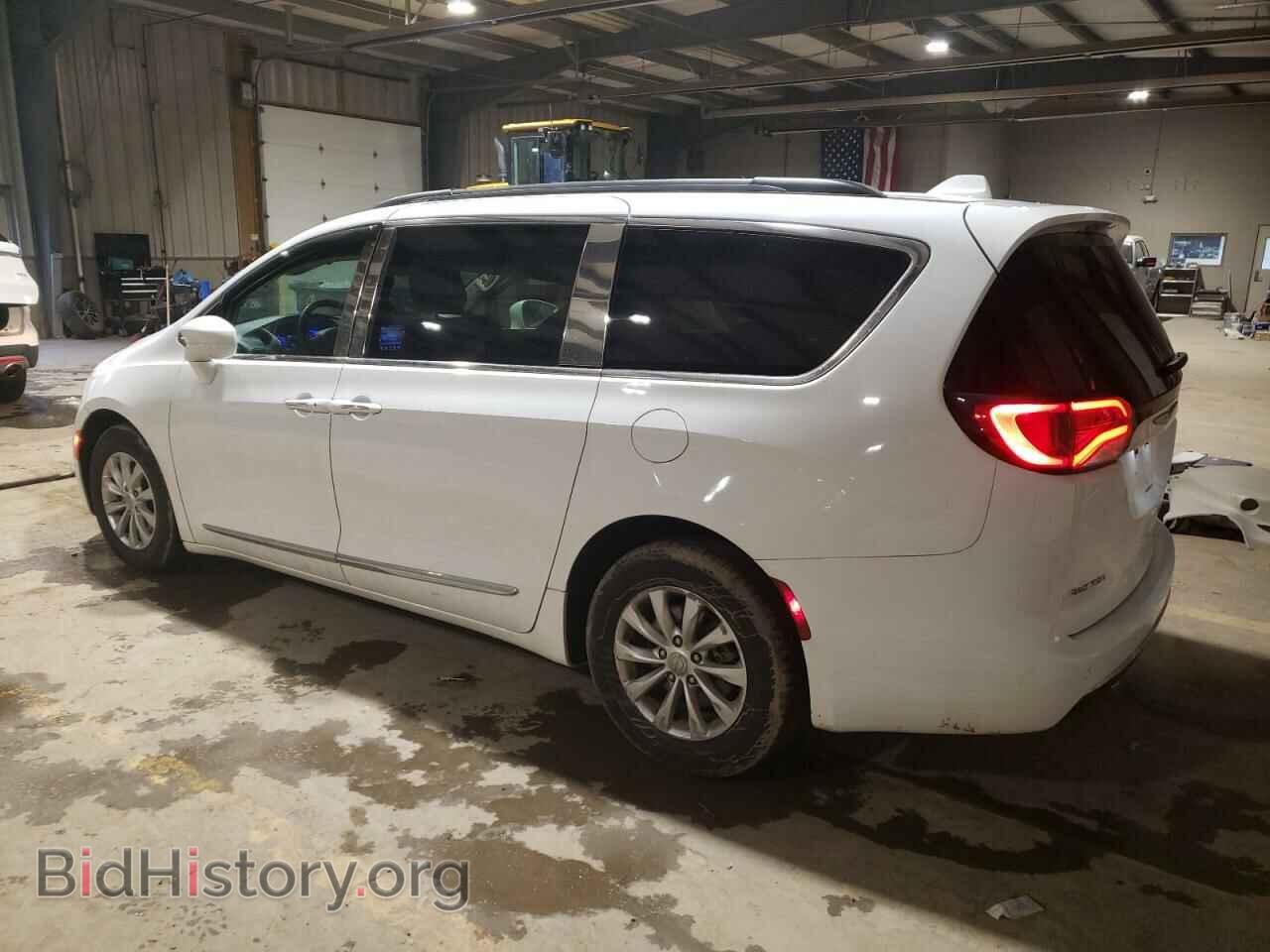 2017 CHRYSLER PACIFICA - VIN: 2C4RC1BGXHR523610 - Photo 2
