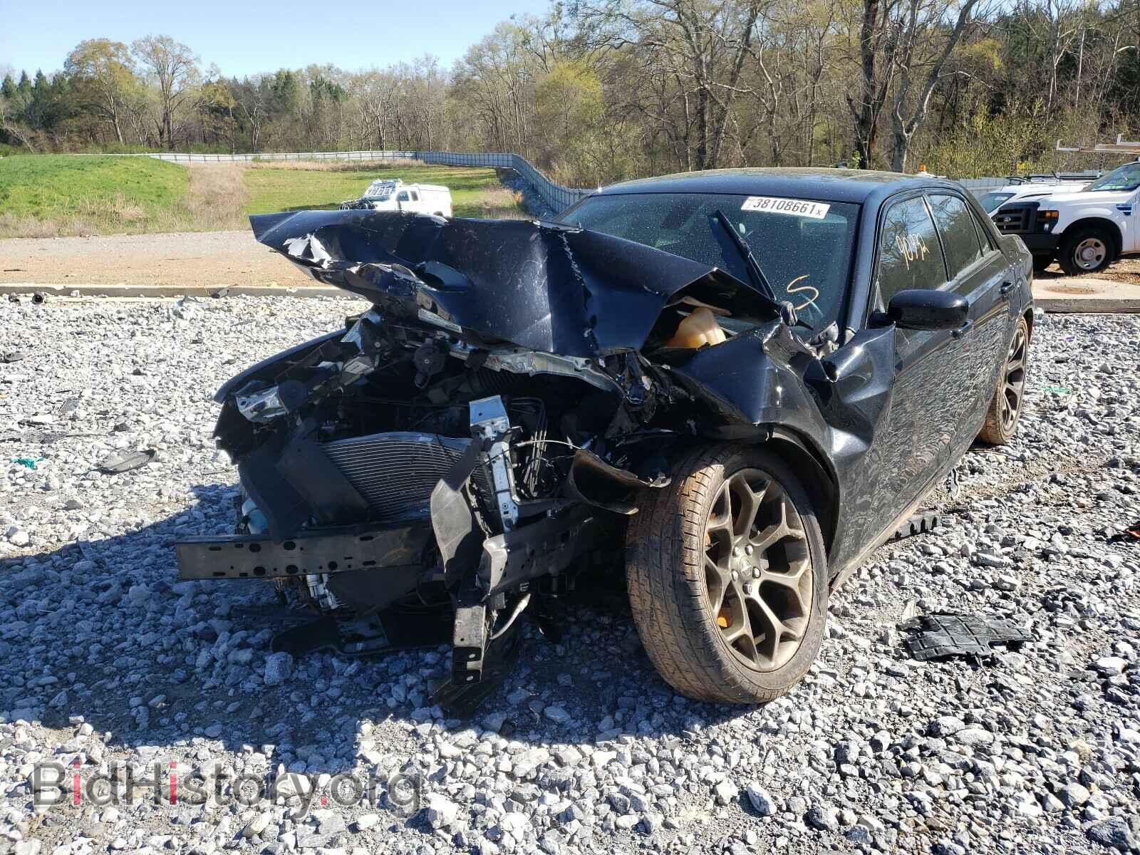 2016 CHRYSLER 300 - VIN: 2C3CCABG2GH334562 - Фото 2