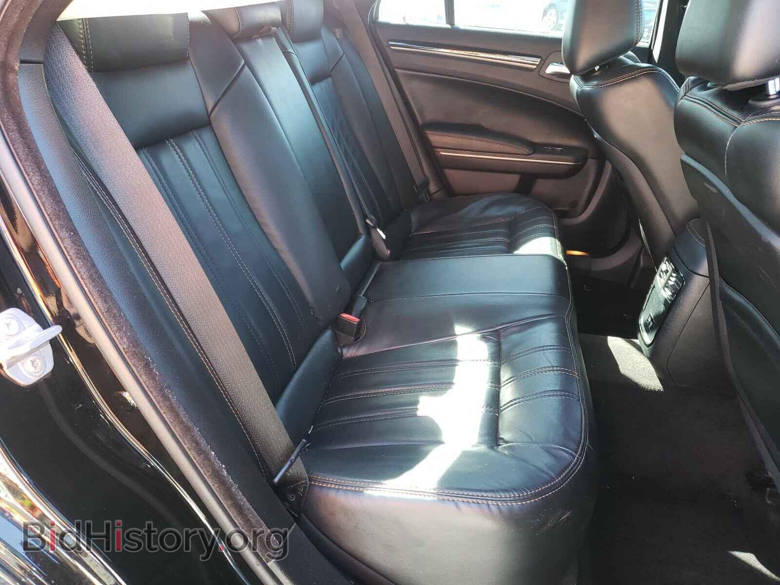 2016 CHRYSLER 300 - VIN: 2C3CCABG2GH334562 - Фото 6