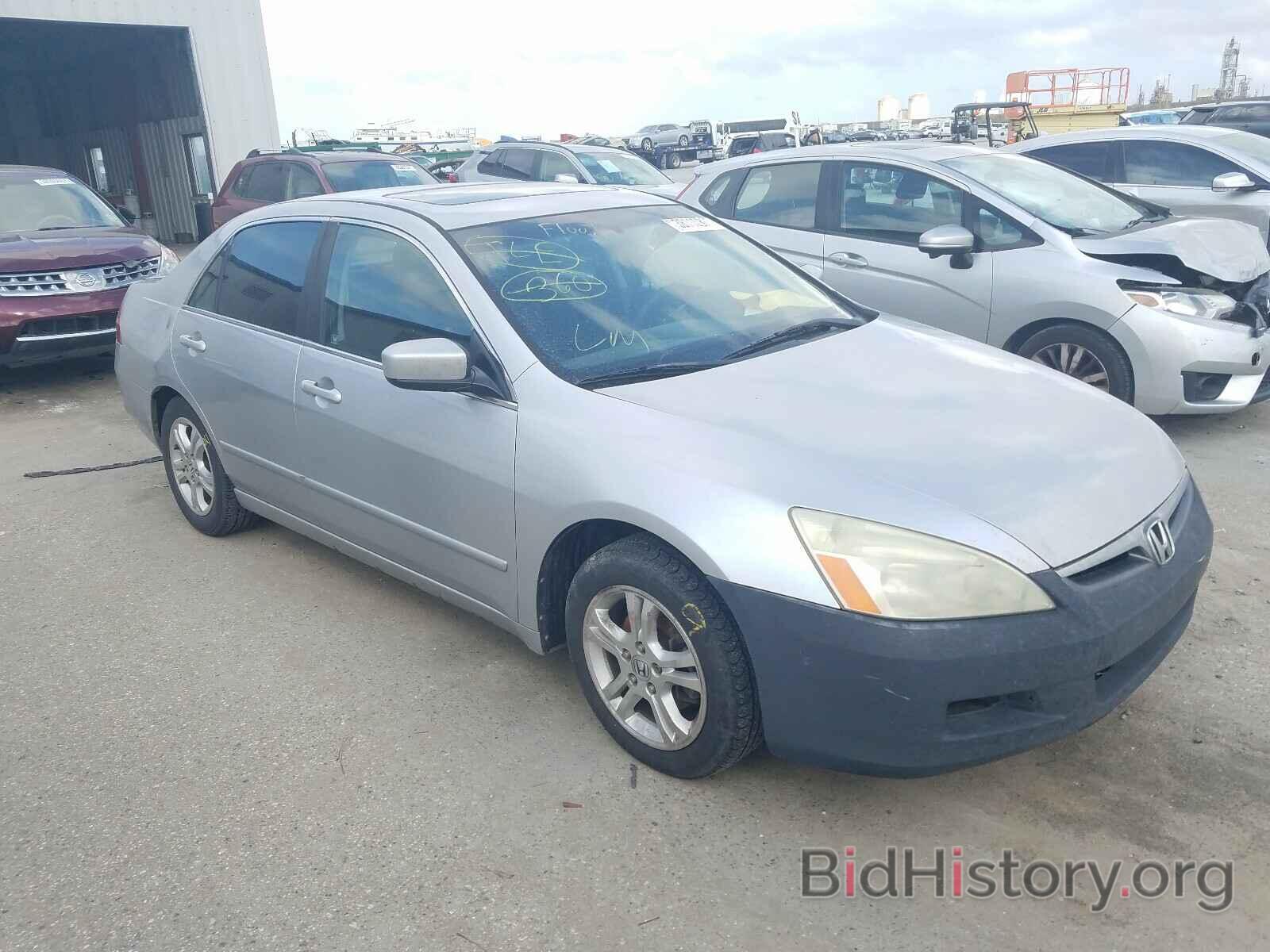 Photo 1HGCM56736A040175 - HONDA ACCORD 2006