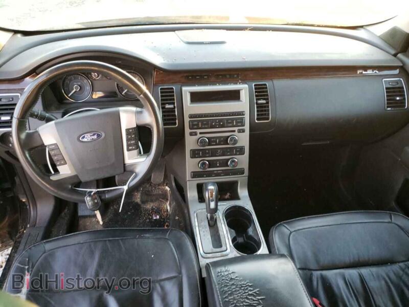 2011 Ford FLEX (VIN 2FMGK5CC7BBD23695) — фото 8 из 13