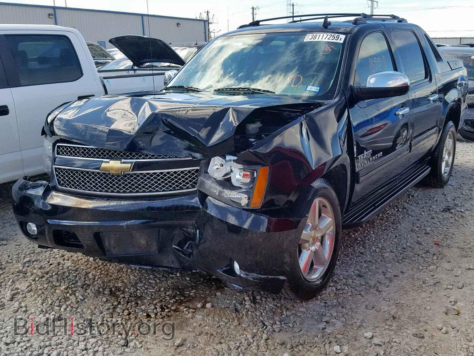 2011 CHEVROLET AVALANCHE - VIN: 3GNMCEE04BG247168 - Фото 2