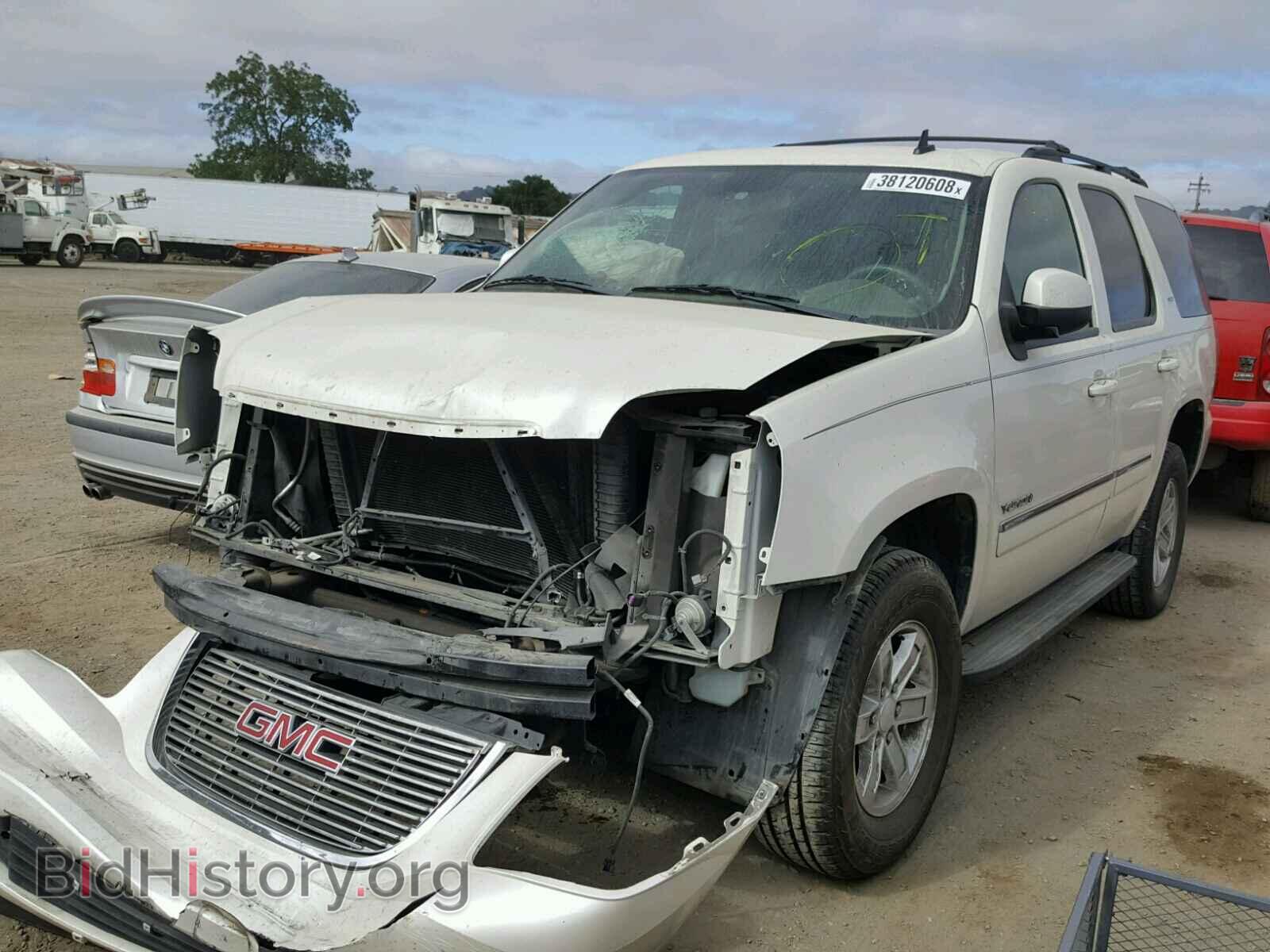 2011 GMC YUKON - VIN: 1GKS2CE01BR363908 - Фото 2