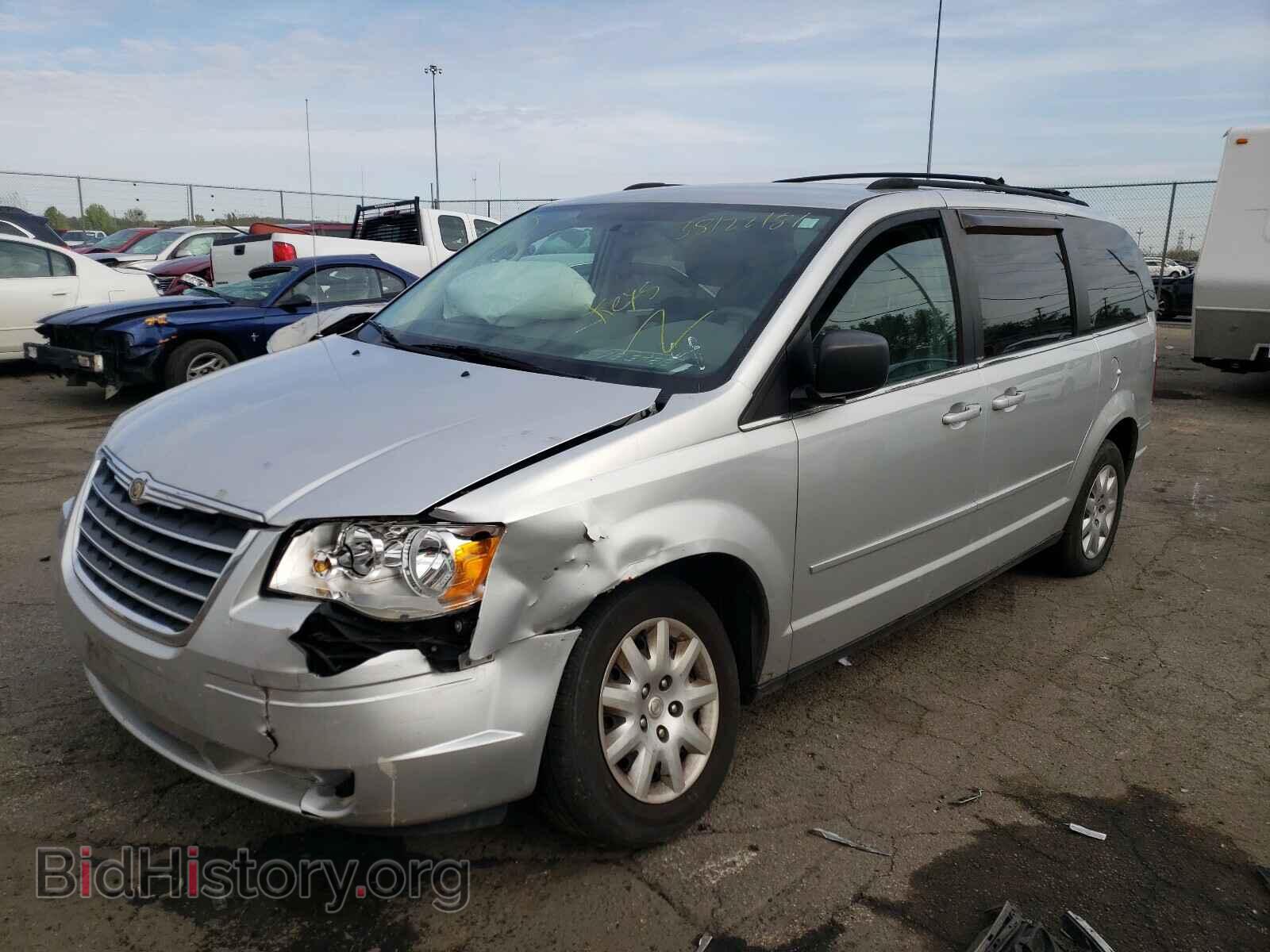 2010 CHRYSLER MINIVAN - VIN: 2A4RR4DE5AR141416 - Photo 2