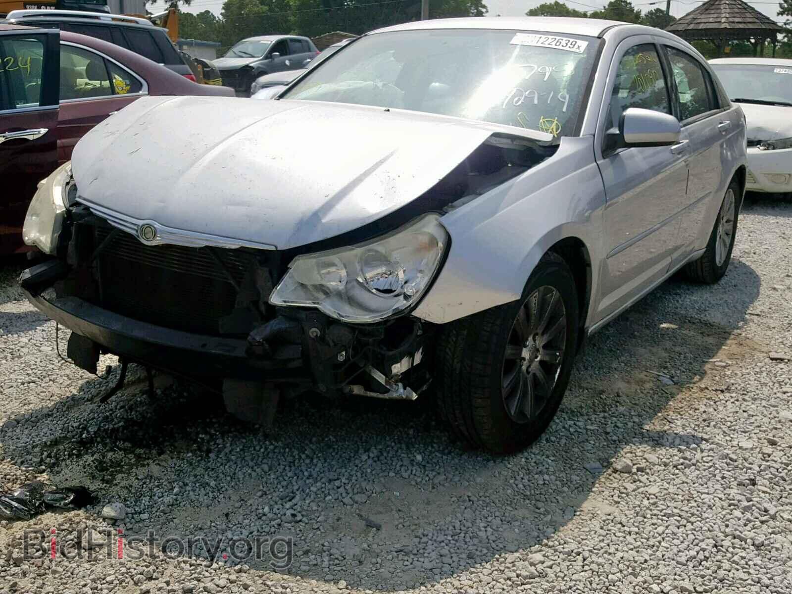 2010 CHRYSLER SEBRING - VIN: 1C3CC5FB2AN140795 - Фото 2