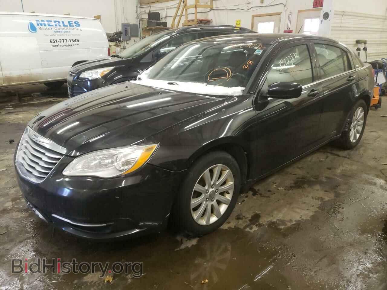 2013 CHRYSLER 200 - VIN: 1C3CCBBB7DN592945 - Фото 2