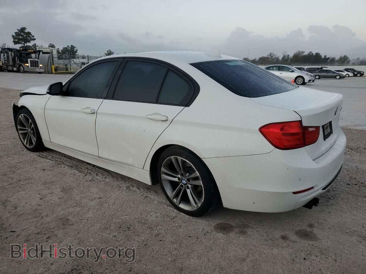 2013 BMW 3 SERIES - VIN: WBA3A5C52DF359235 - Фото 2