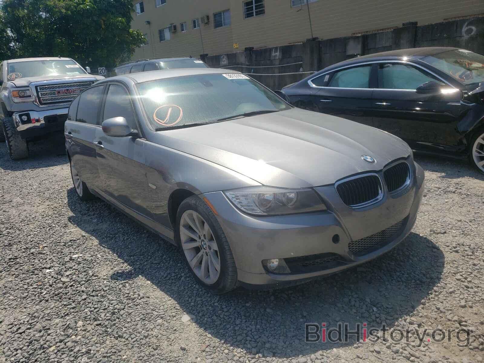 Фотография WBAPH7C53BA801863 - BMW 3 SERIES 2011