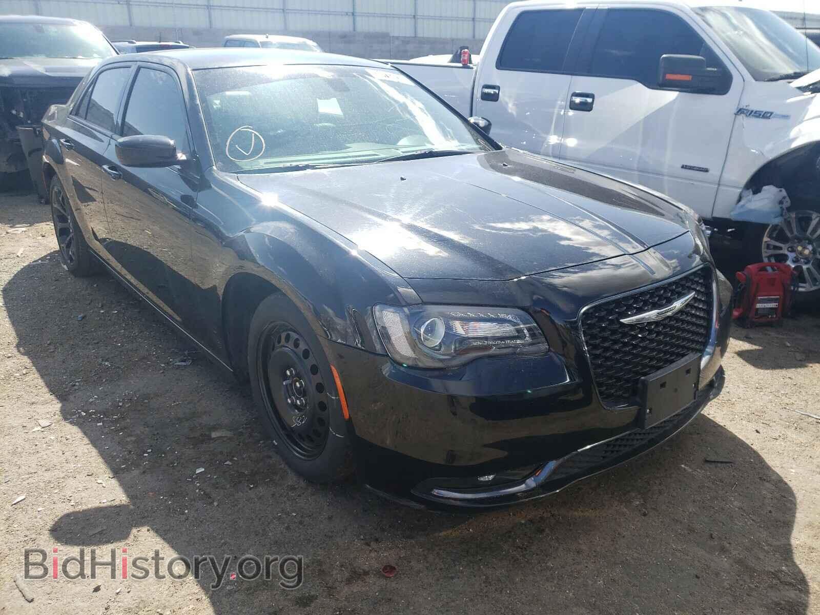 Фотография 2C3CCABG7KH639841 - CHRYSLER 300 2019