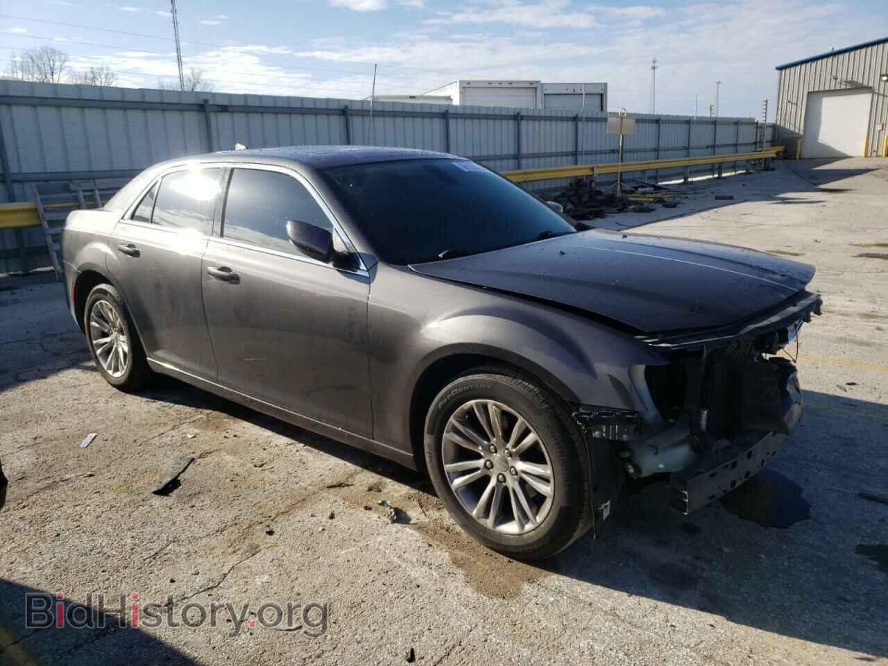 2017 CHRYSLER 300 - VIN: 2C3CCAAG1HH661926 - Фото 4