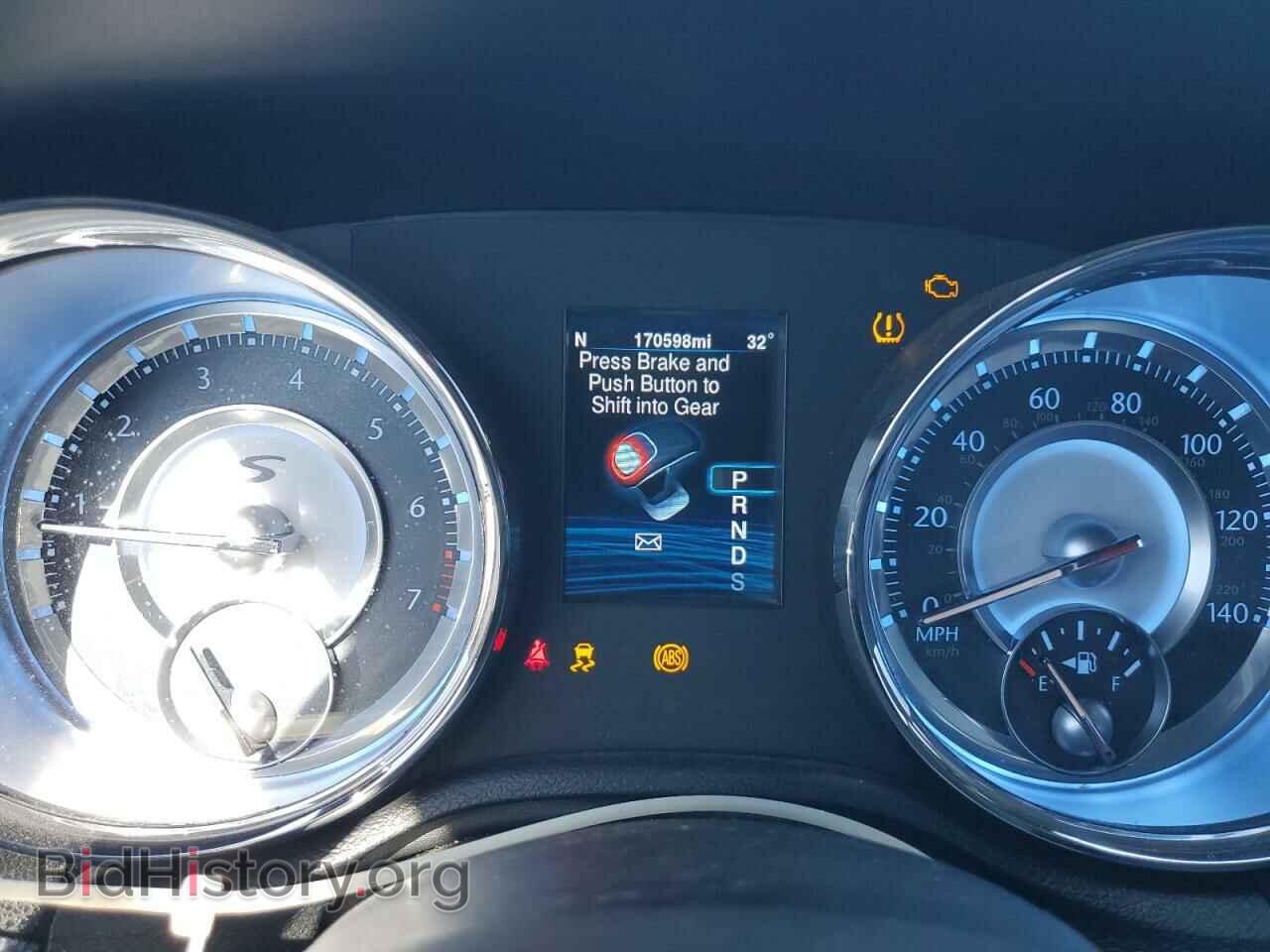 2013 CHRYSLER 300 - VIN: 2C3CCABG4DH576829 - Фото 9