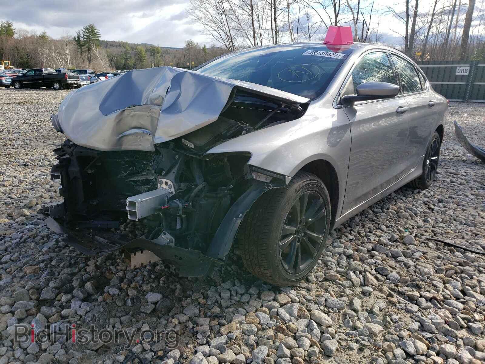 2015 CHRYSLER 200 - VIN: 1C3CCCAB3FN724884 - Photo 2