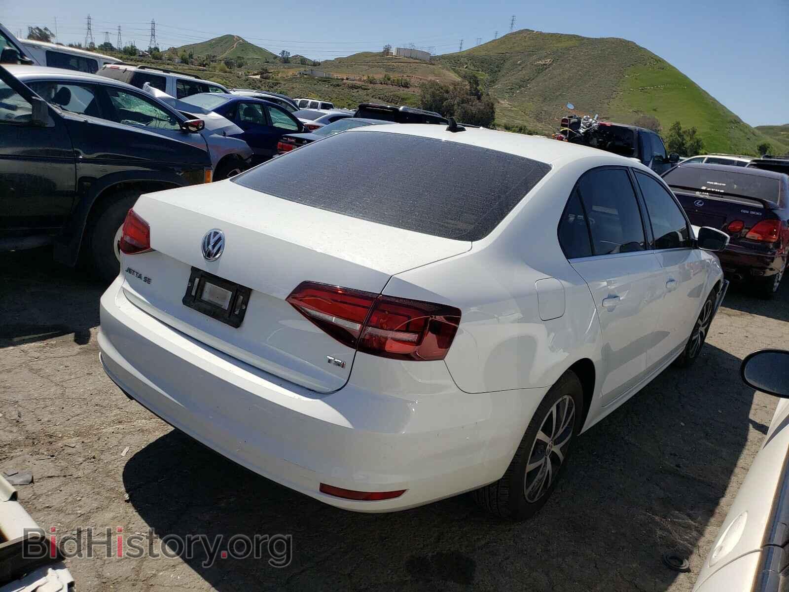 2017 VOLKSWAGEN JETTA - VIN: 3VWDB7AJ4HM209968 - Фото 4