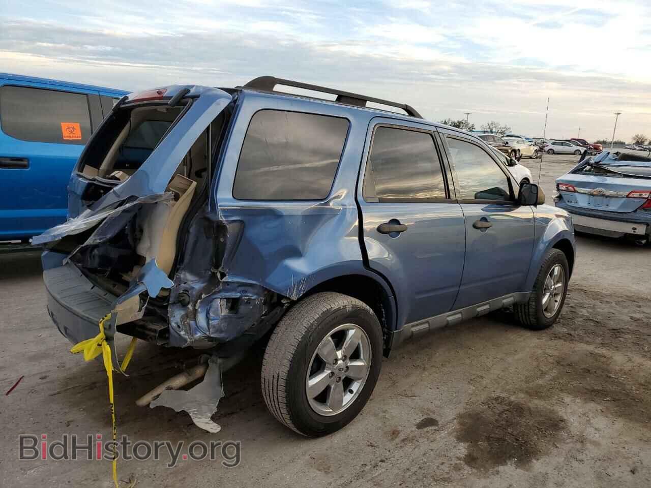2010 FORD ESCAPE - VIN: 1FMCU0D73AKC31260 - Фото 3