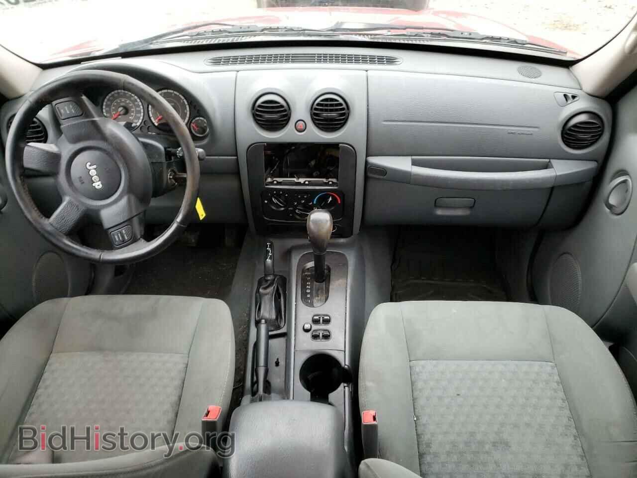 2007 JEEP LIBERTY - VIN: 1J4GL48K87W640719 - Фото 8