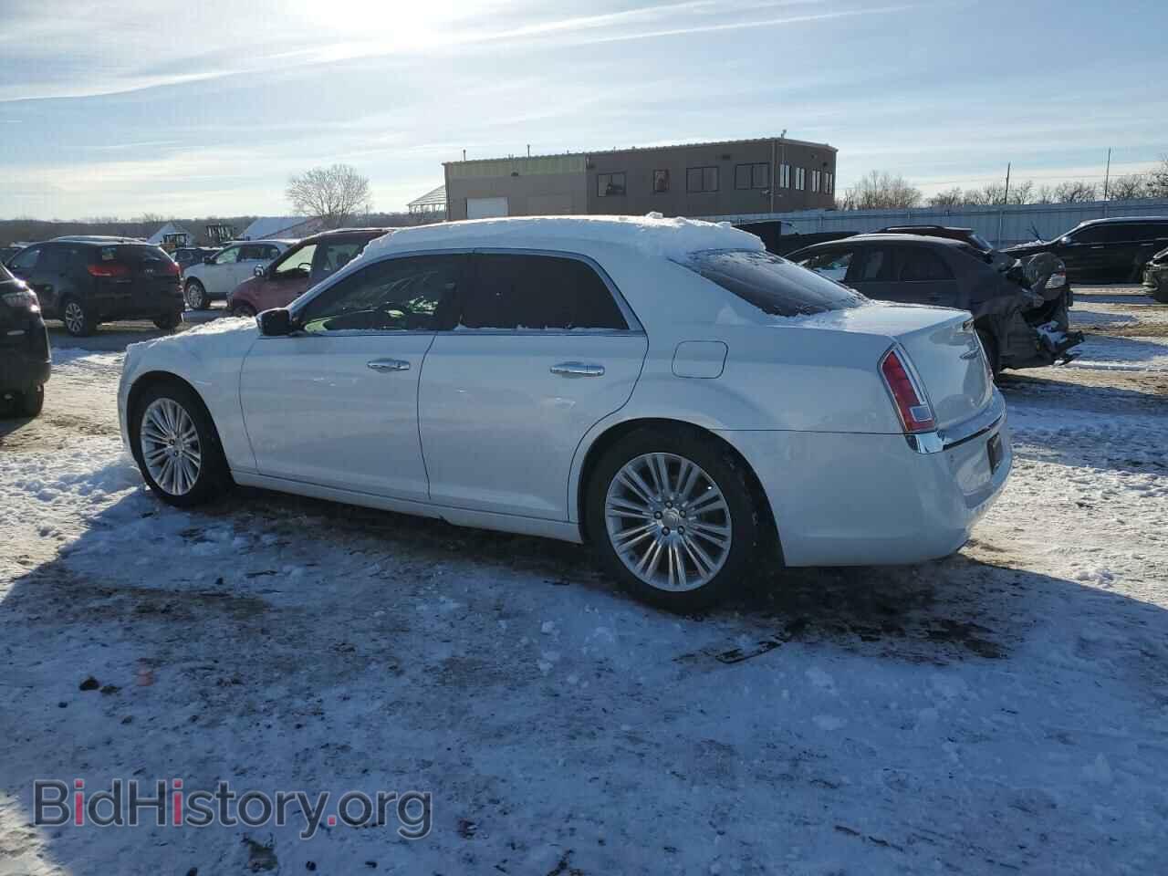 2011 CHRYSLER 300 - VIN: 2C3CA6CT8BH537351 - Фото 2