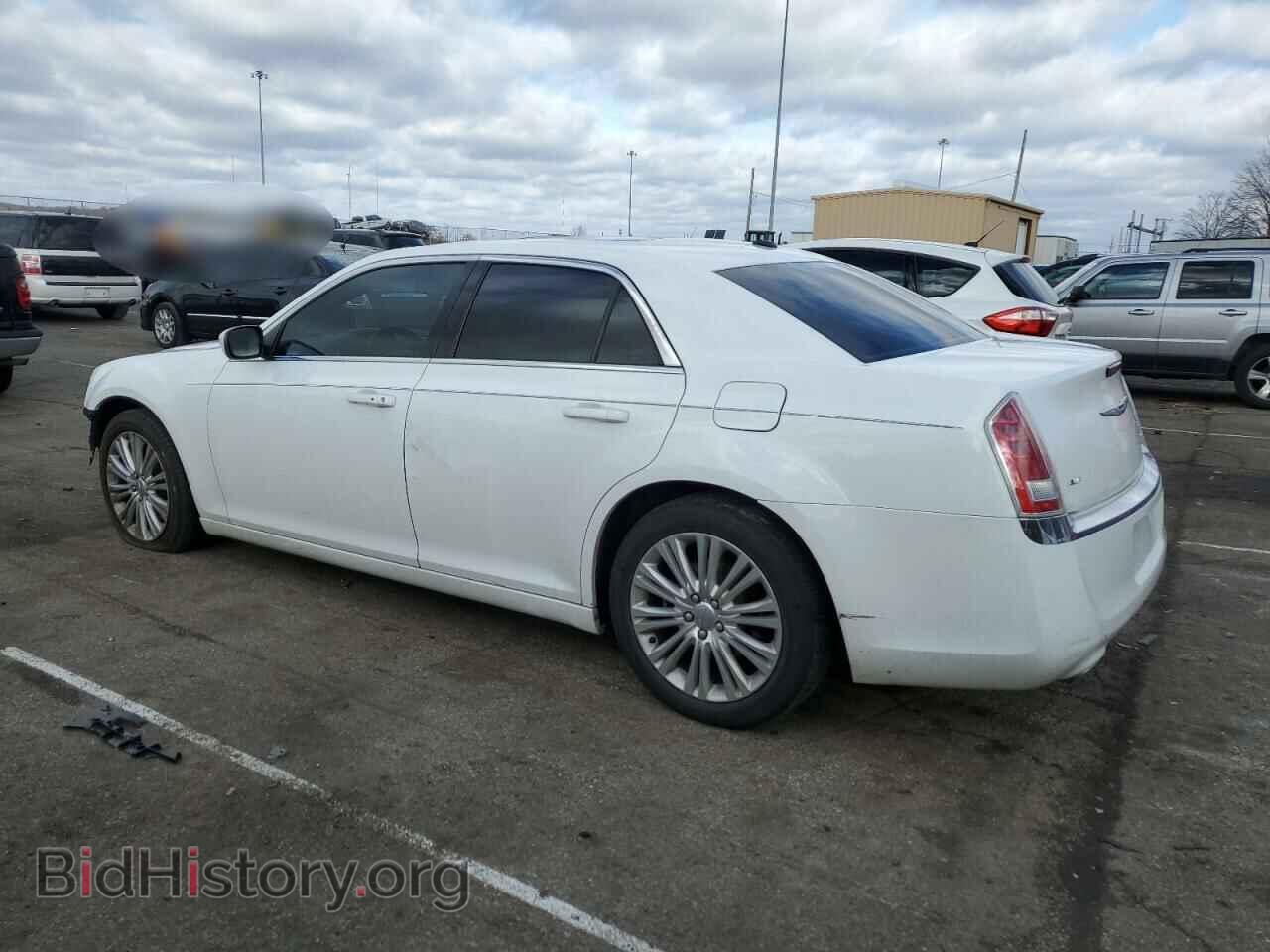2013 CHRYSLER 300 - VIN: 2C3CCARG7DH527985 - Фото 2