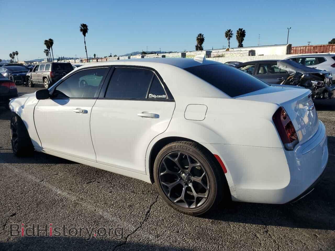 2019 CHRYSLER 300 - VIN: 2C3CCABG2KH708094 - Фото 2