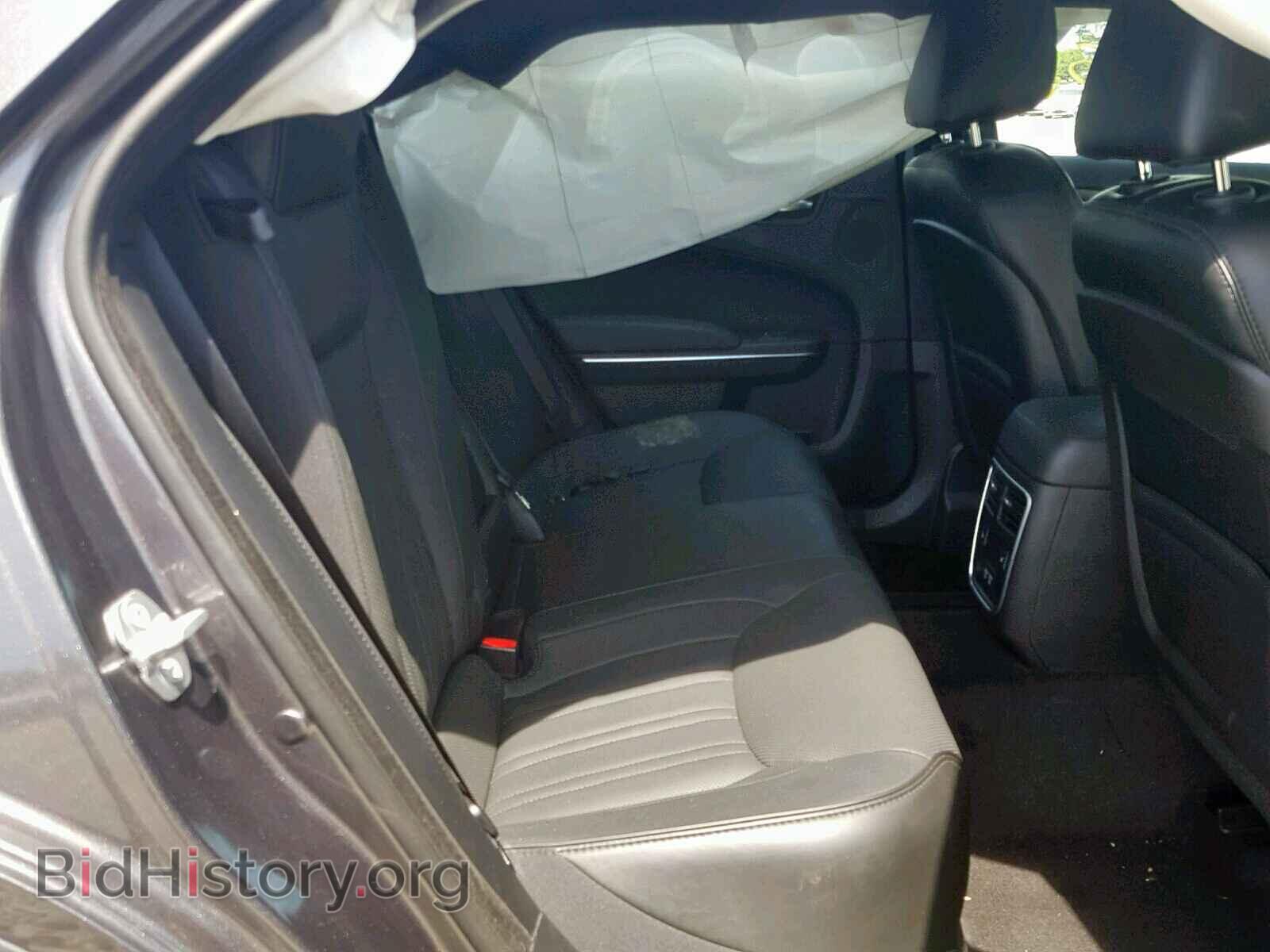 2016 CHRYSLER 300 - VIN: 2C3CCASG7GH168023 - Фото 6