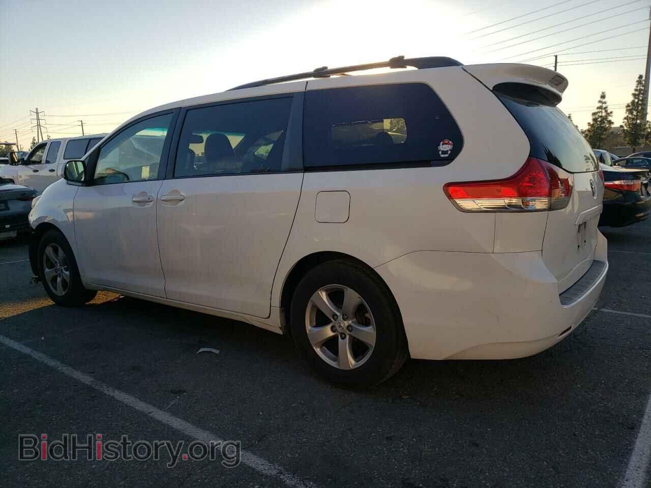 2011 TOYOTA All Models - VIN: 5TDKK3DC3BS014175 - Фото 2