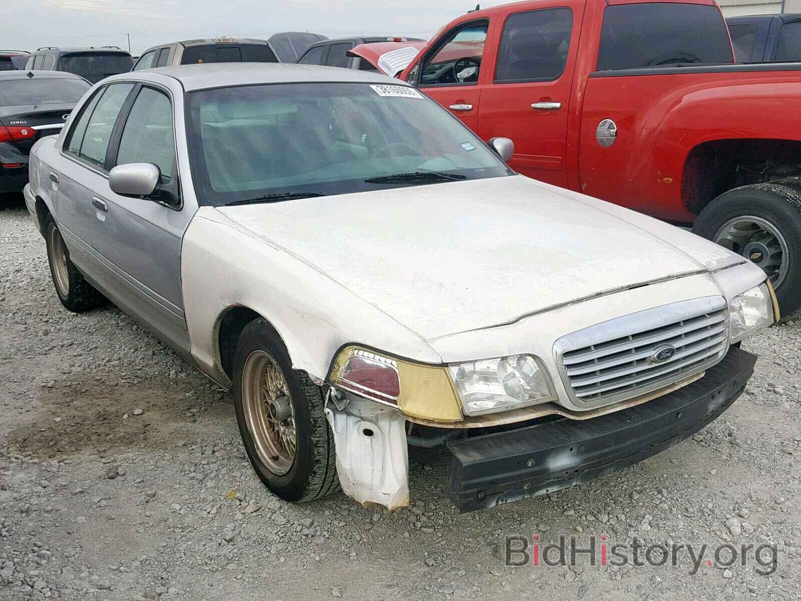 Photo 2FAFP74W1YX214379 - FORD CROWN VIC 2000