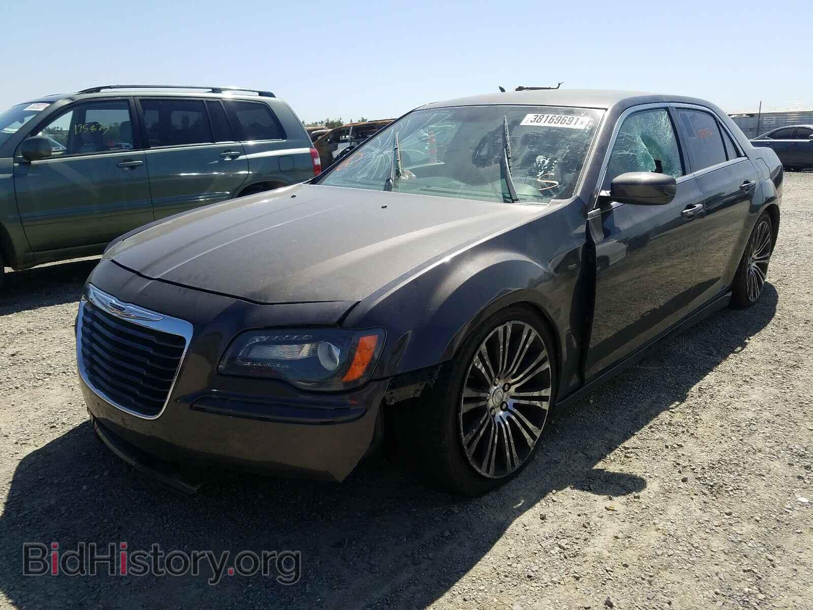 2013 CHRYSLER 300 - VIN: 2C3CCABG9DH618900 - Фото 2