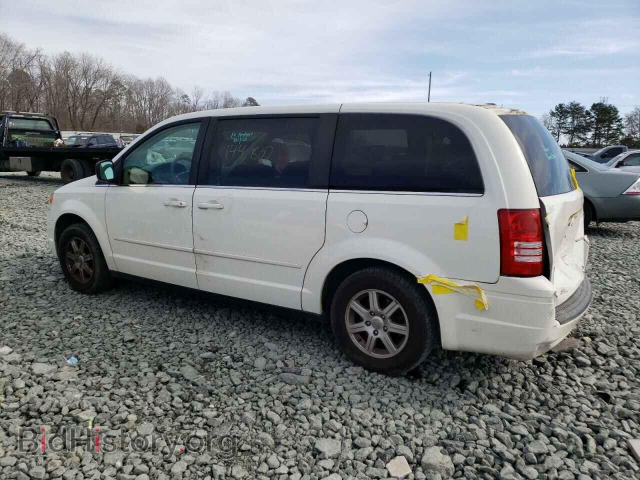 2010 CHRYSLER MINIVAN - VIN: 2A4RR2D14AR438873 - Photo 2