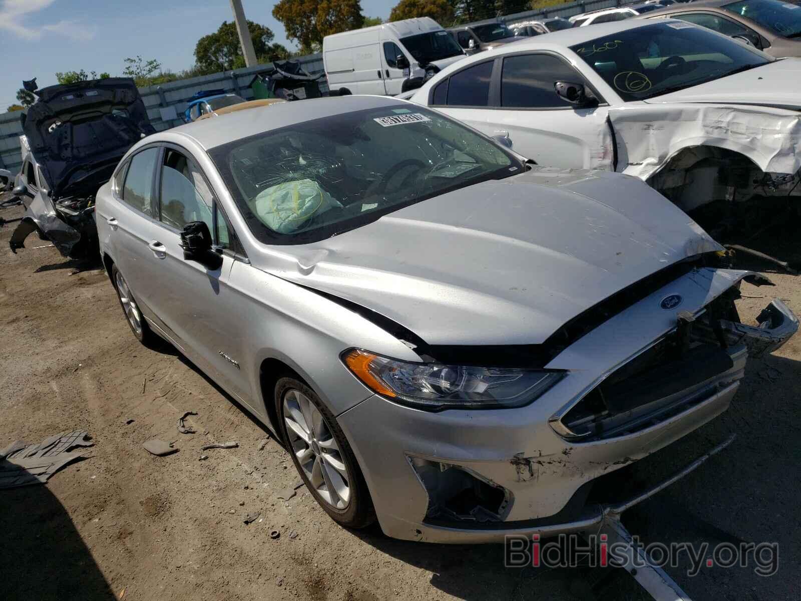 Photo 3FA6P0LU0KR151904 - FORD FUSION 2019