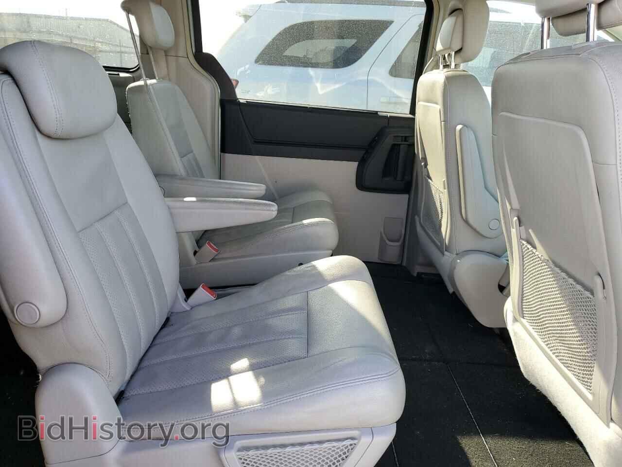2010 CHRYSLER MINIVAN - VIN: 2A4RR8D12AR381138 - Фото 11