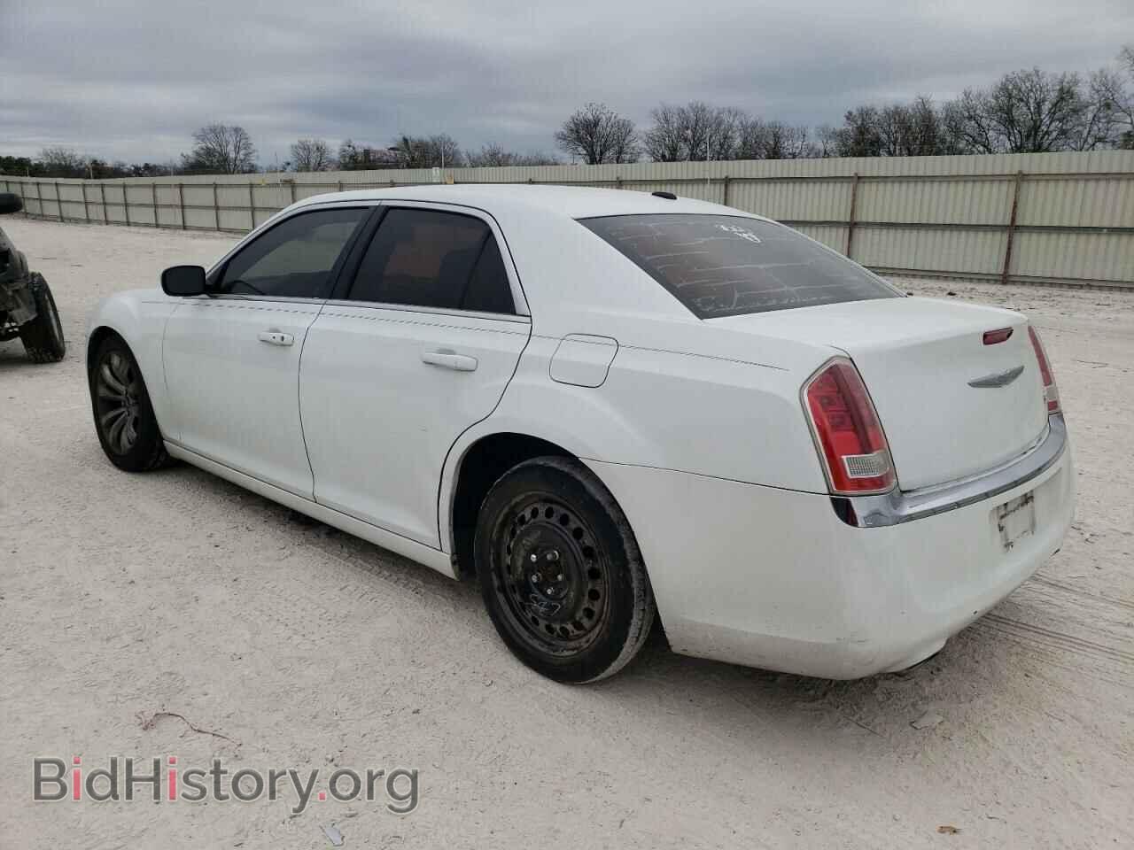 2014 CHRYSLER 300 - VIN: 2C3CCAAG0EH377814 - Фото 2