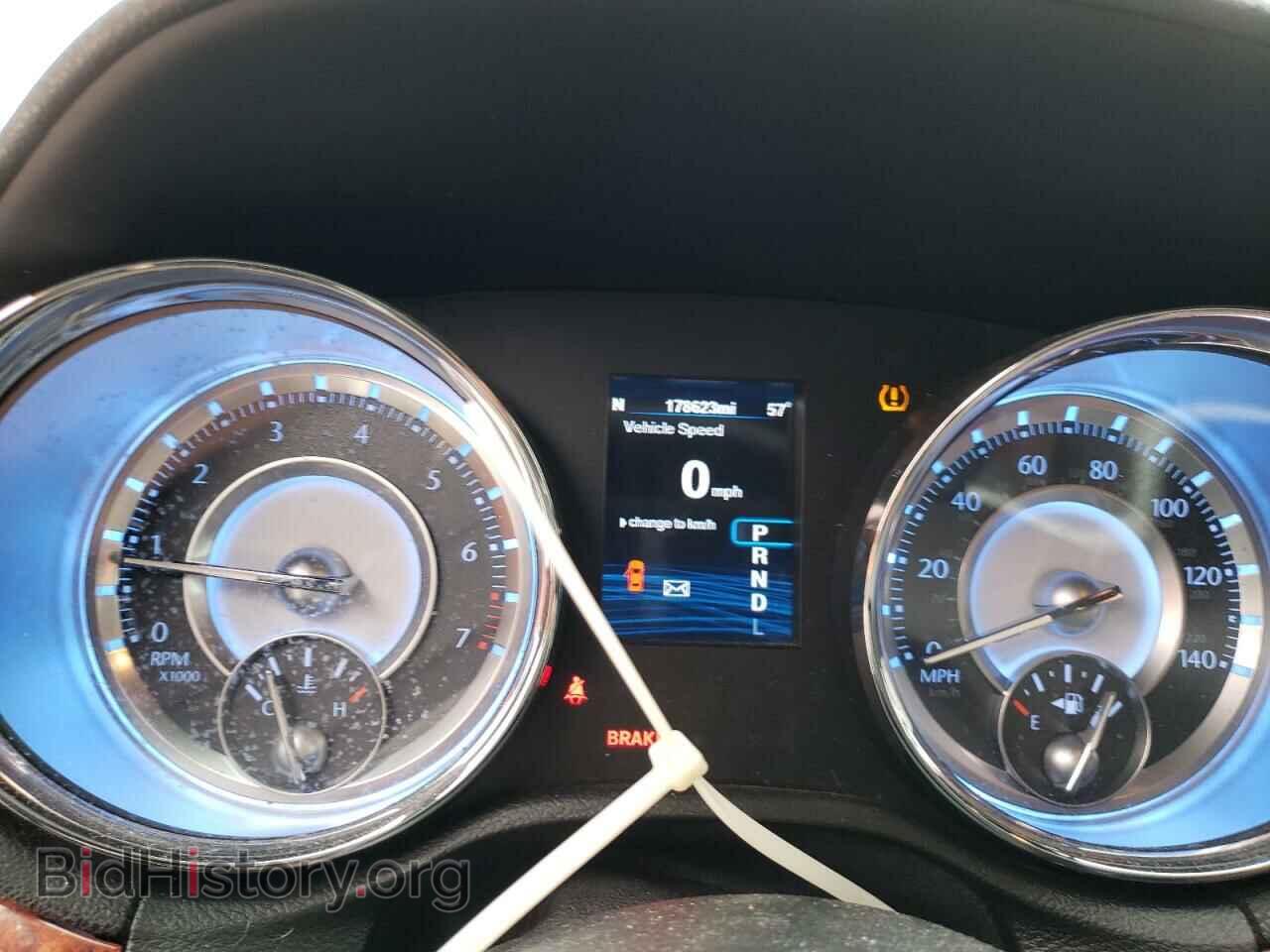 2014 CHRYSLER 300 - VIN: 2C3CCAAG0EH377814 - Фото 9
