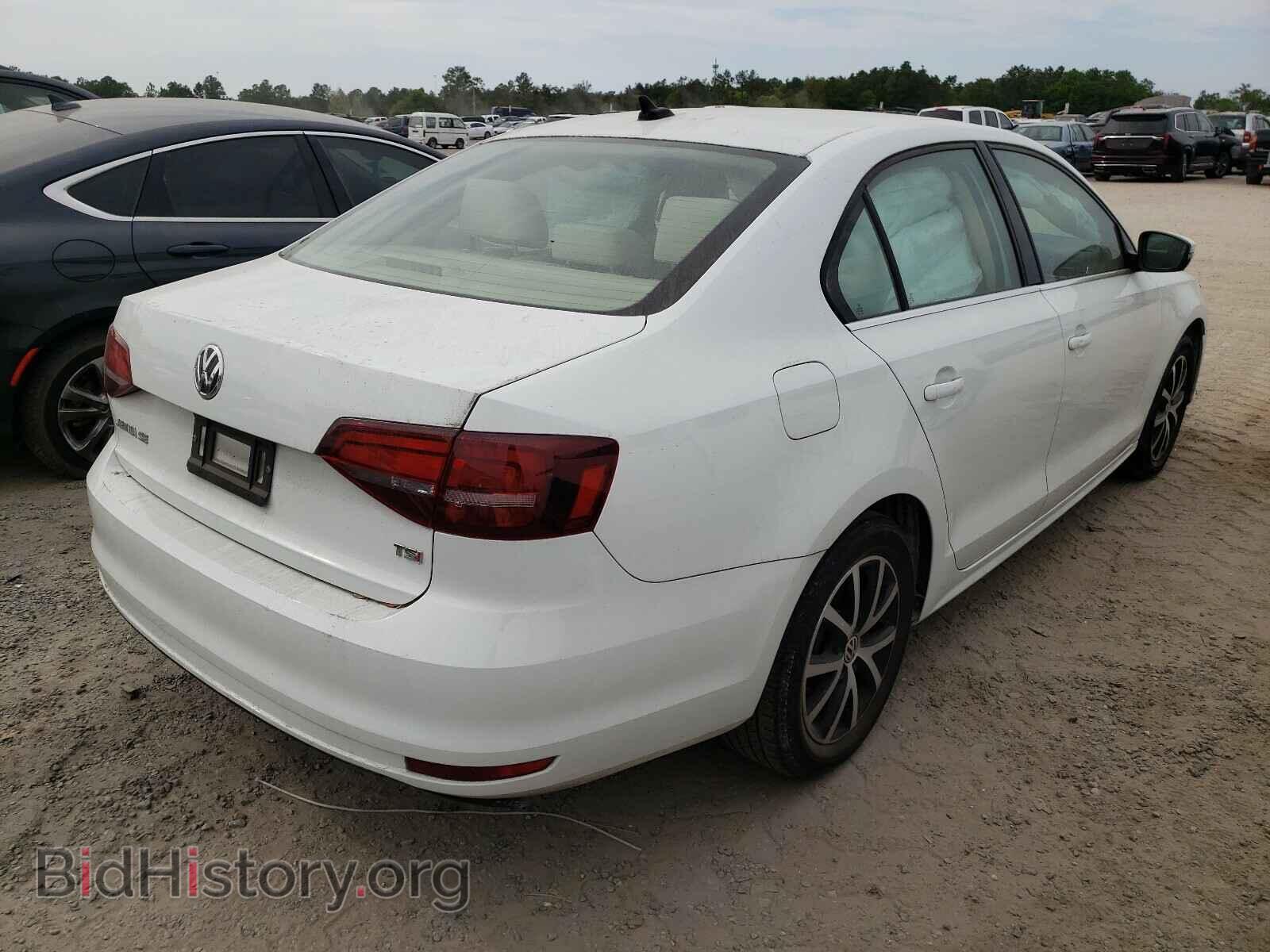2017 VOLKSWAGEN JETTA - VIN: 3VWDB7AJXHM332240 - Фото 4