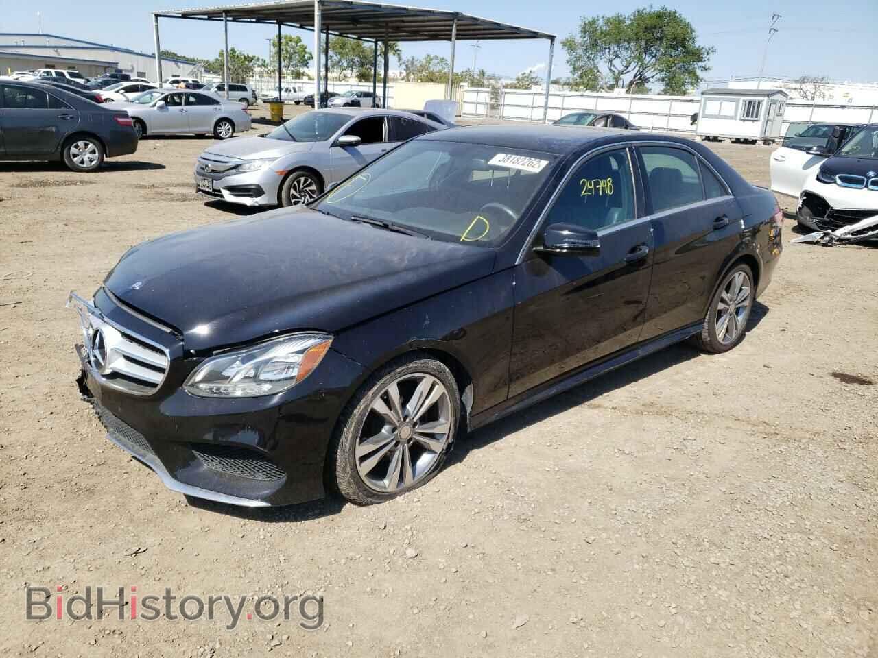 2016 MERCEDES-BENZ E-CLASS - VIN: WDDHF5KB3GB250379 - Фото 2