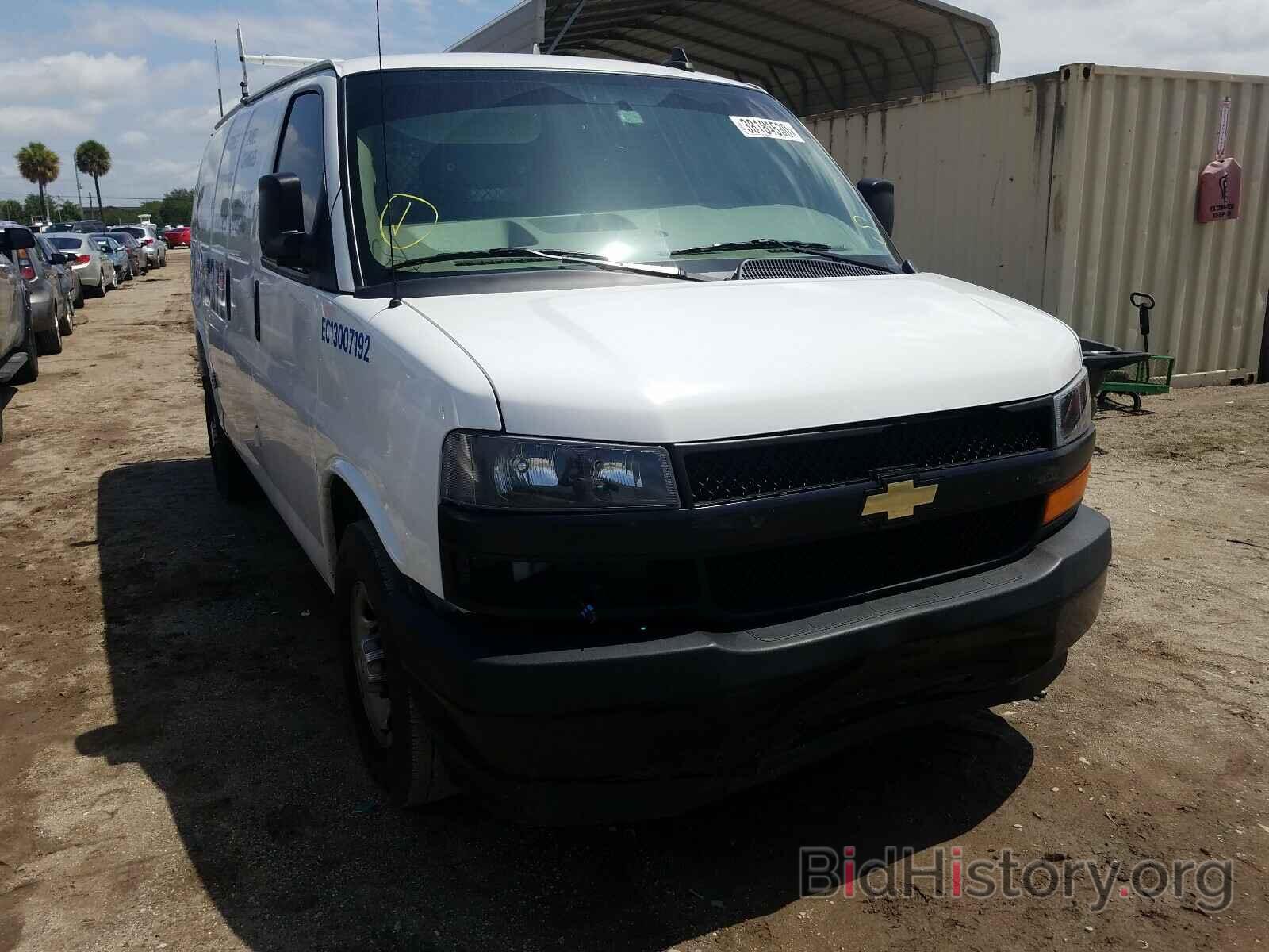 Photo 1GCWGAFG6J1178524 - CHEVROLET EXPRESS 2018