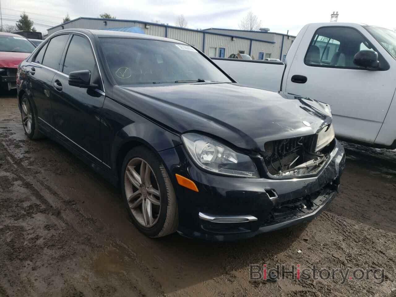 Photo WDDGF8AB5DA841975 - MERCEDES-BENZ C-CLASS 2013