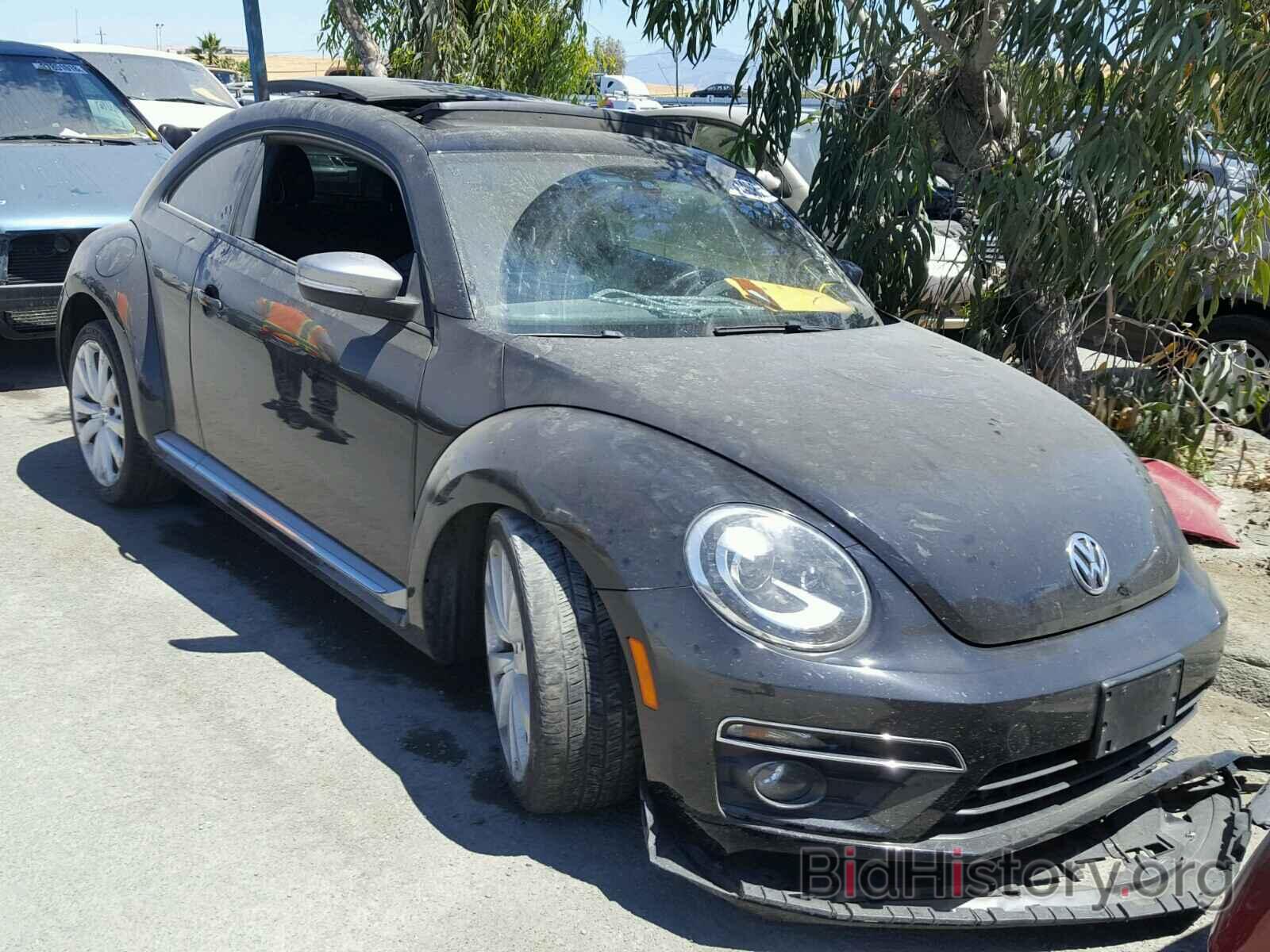 Photo 3VWJ17AT1EM655210 - VOLKSWAGEN BEETLE 2014