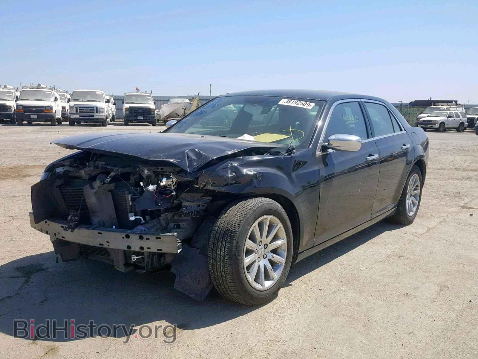 2014 CHRYSLER 300 - VIN: 2C3CCAET1EH117977 - Фото 2