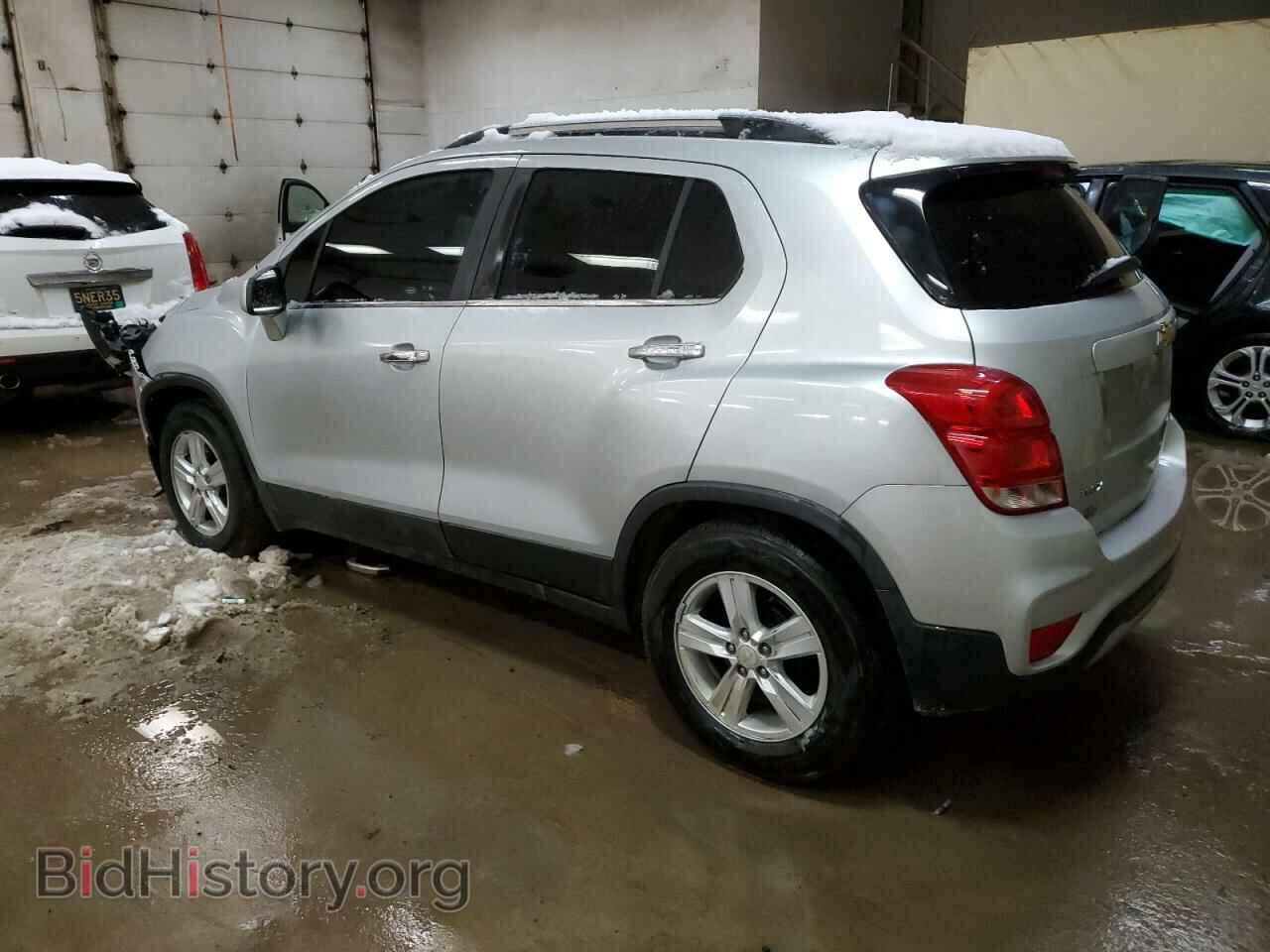 2018 CHEVROLET TRAX - VIN: 3GNCJLSB7JL162097 - Фото 2