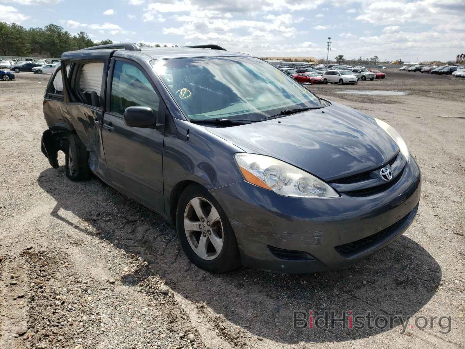 Photo 5TDKK4CC8AS309049 - TOYOTA SIENNA 2010