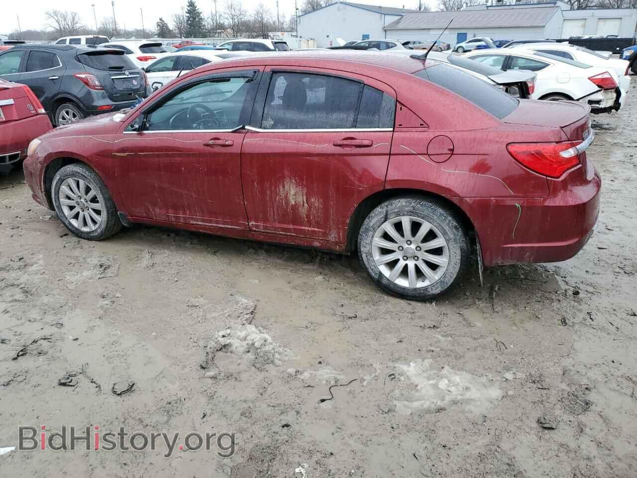 2011 CHRYSLER 200 - VIN: 1C3BC1FB8BN531388 - Фото 2