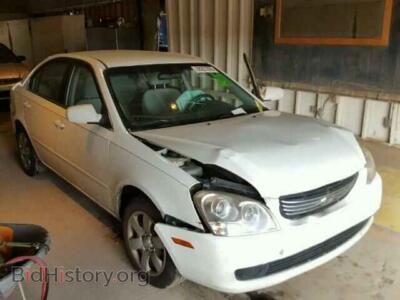 2007 Kia OPTIMA Optima LX/, белый — VIN KNAGE123075151699, Copart