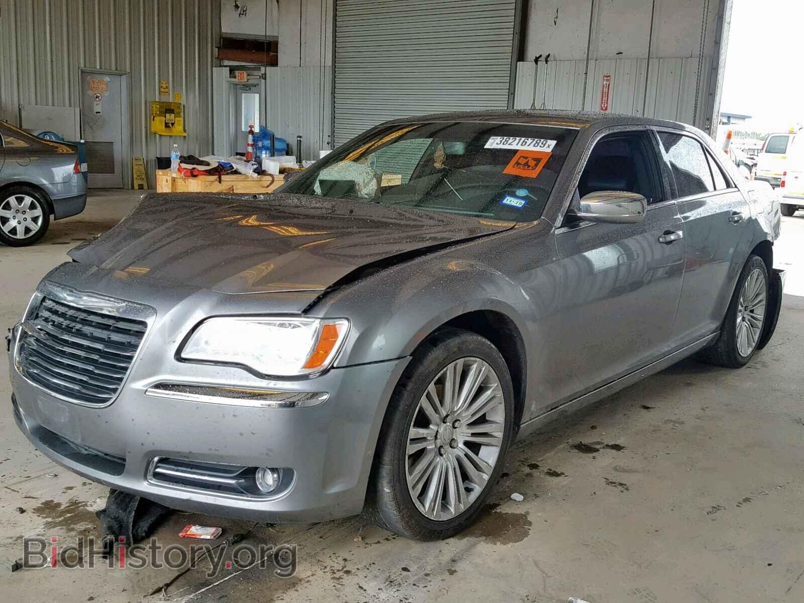 2011 CHRYSLER 300 - VIN: 2C3CA5CG2BH617161 - Фото 2
