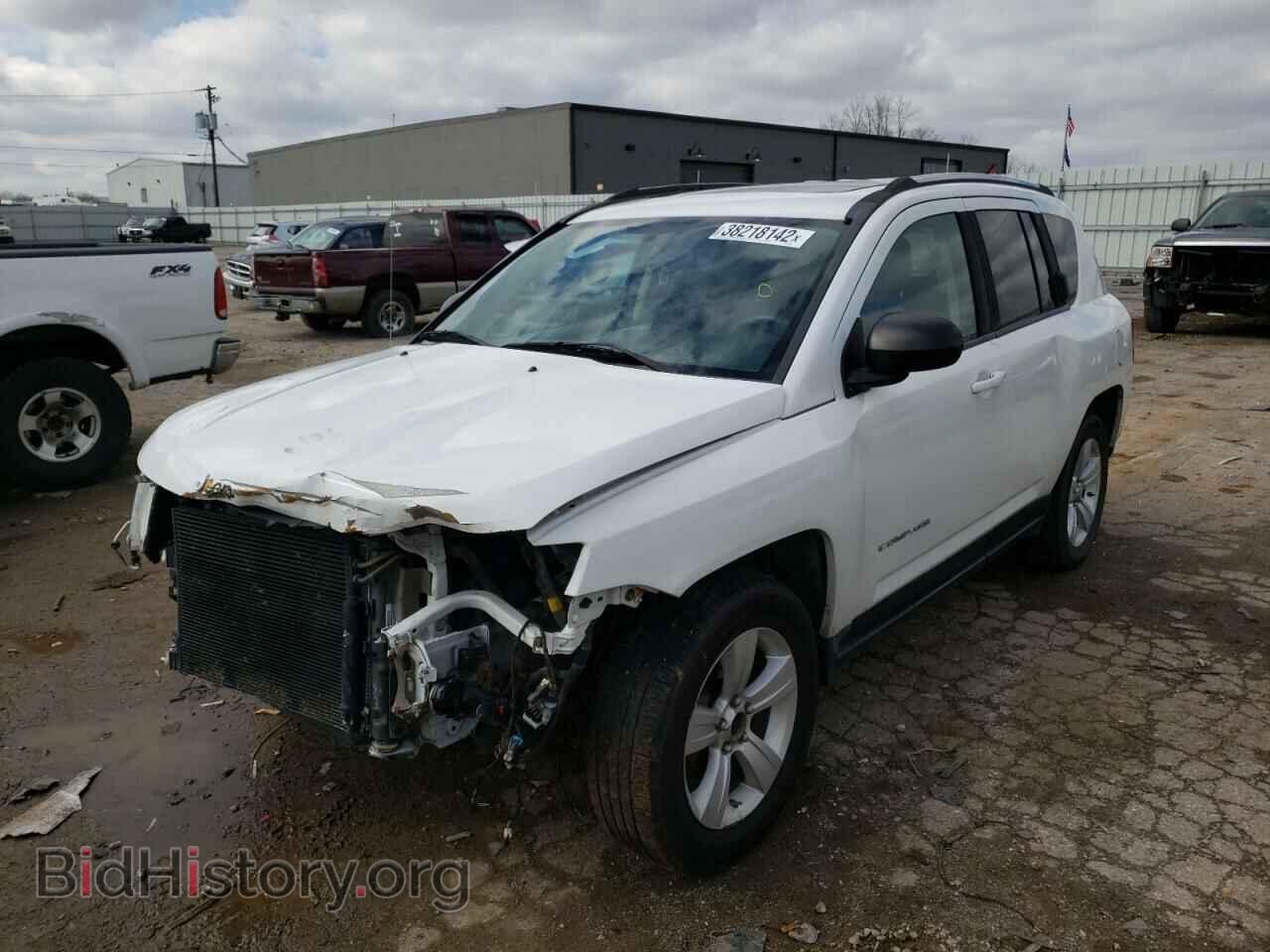 2012 JEEP COMPASS - VIN: 1C4NJDEB8CD662295 - Photo 2