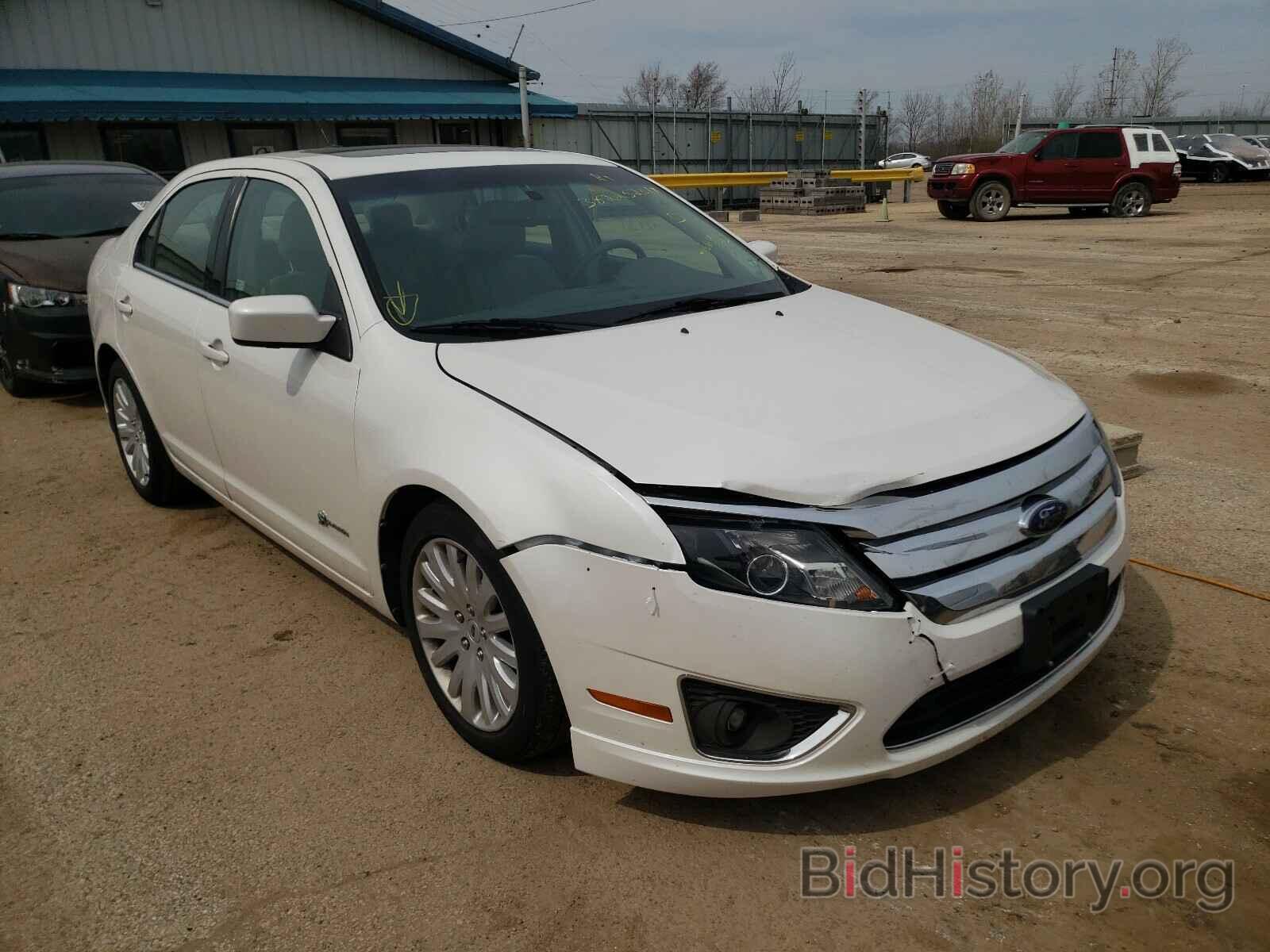 Photo 3FADP0L32AR266453 - FORD FUSION 2010