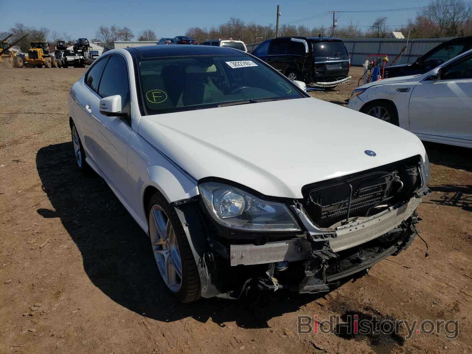 Photo WDDGJ4HBXDF955177 - MERCEDES-BENZ C CLASS 2013