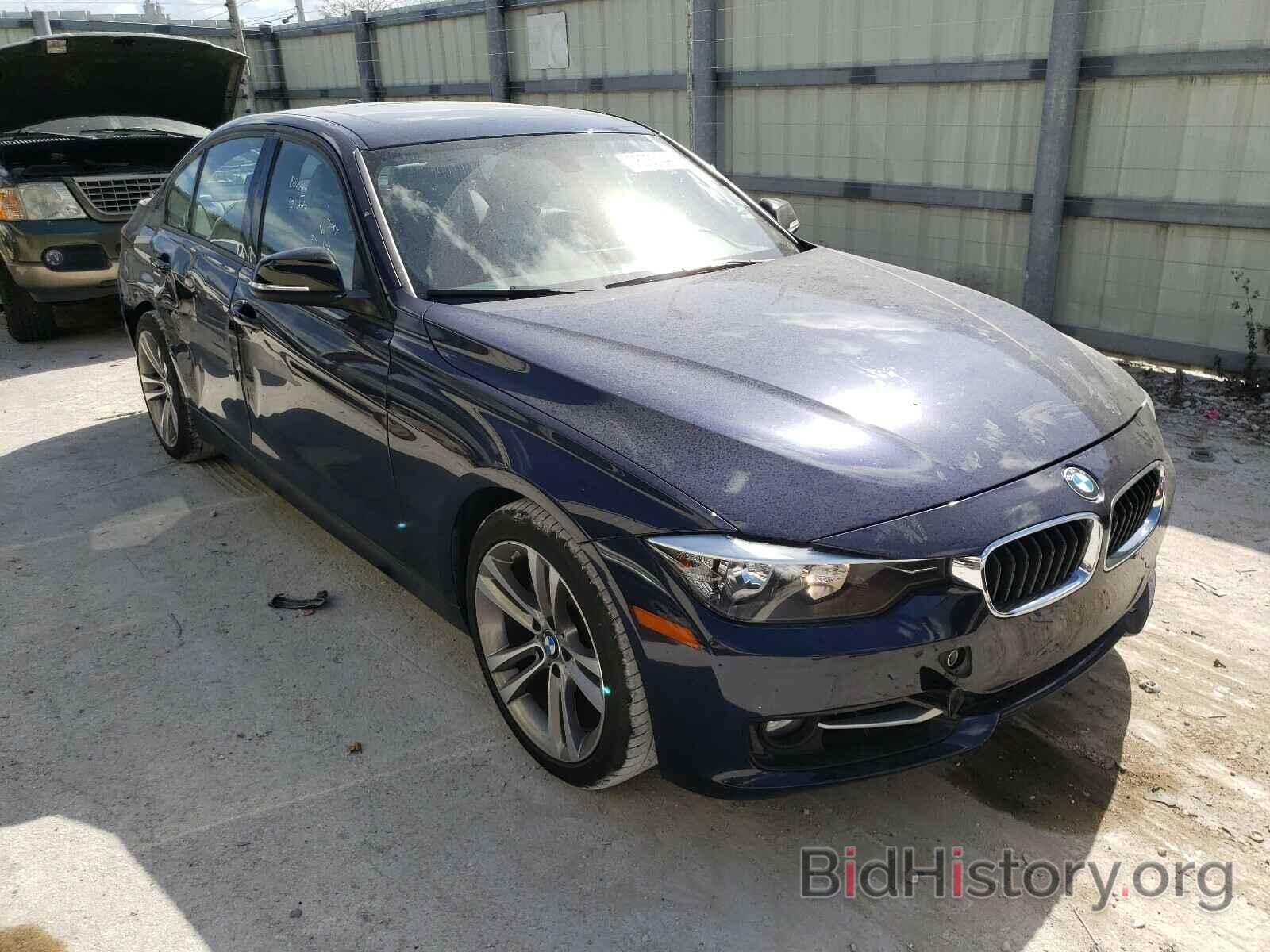 Photo WBA3A5C52DF359011 - BMW 3 SERIES 2013