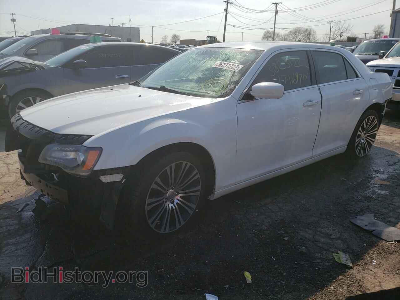 2013 CHRYSLER 300 - VIN: 2C3CCABG3DH698968 - Фото 2